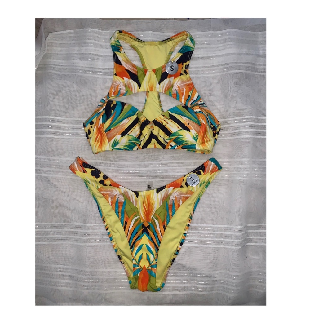 Tropical 2 pieces bikini set